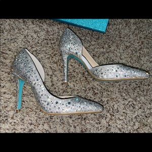 Blue by Betsey Johnson SB-Hazil Silver Satin Pumps